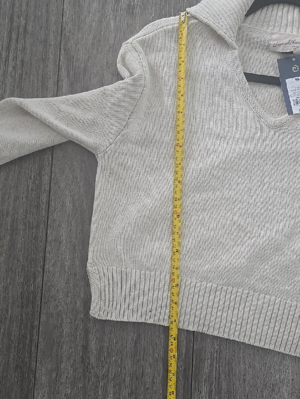 Cute Universal Thread Womans Cream V-Neck Collar Sweater - Picture 11 of 13